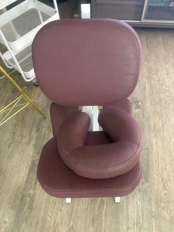 Massage Chair . Semi Used . 