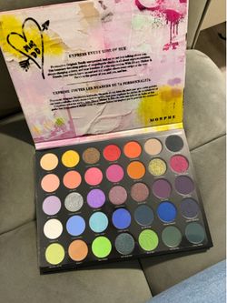 Morphe eye shadow pallet