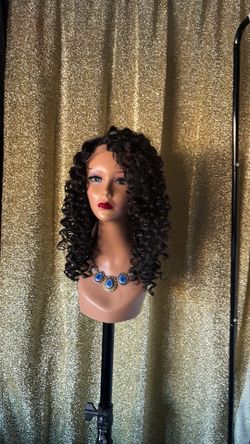 Beautiful curly synthetic wig 🖤