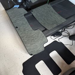 Rivian R1S Floor mats