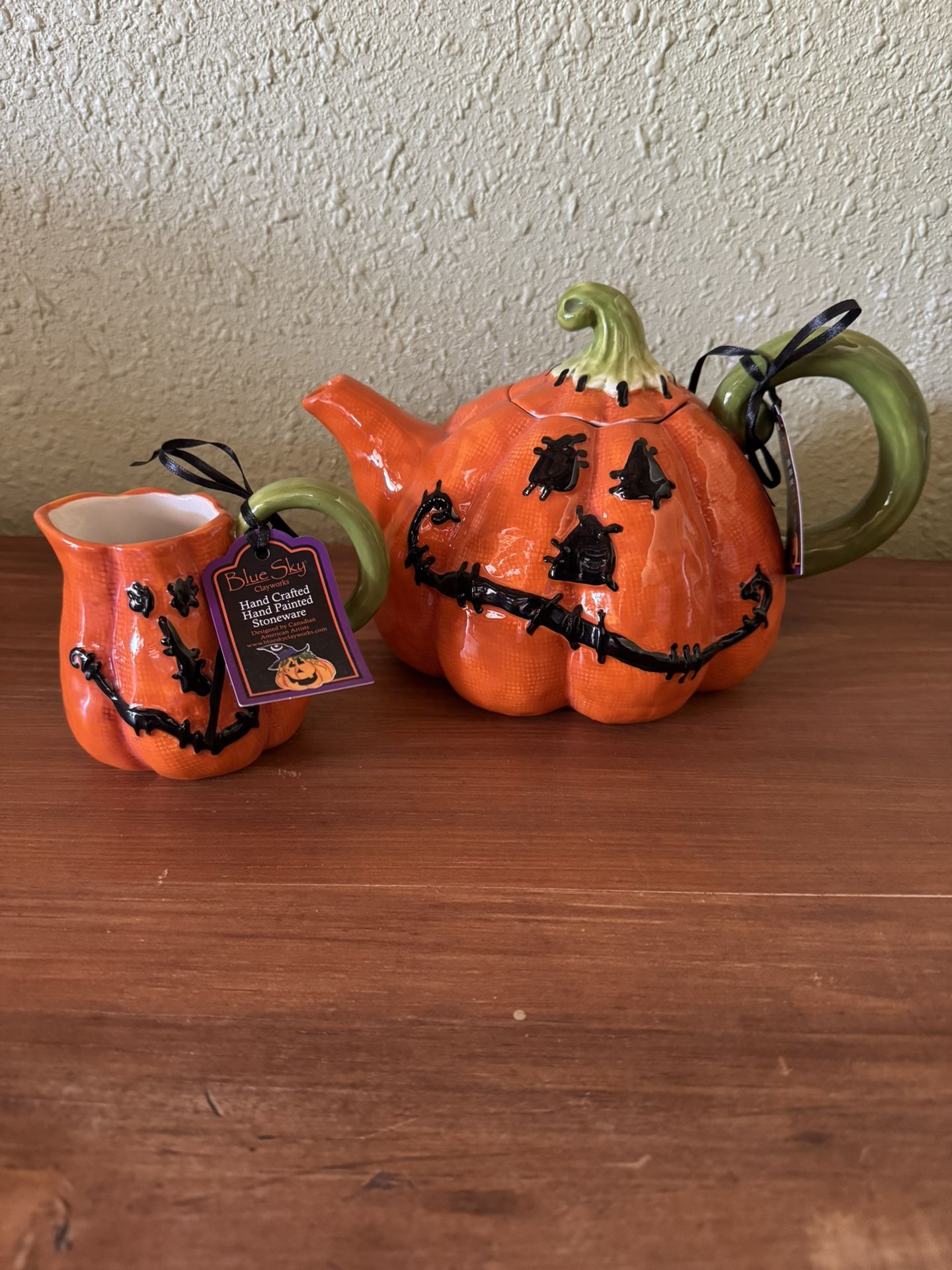 Pumpkin tea Pot With Creamer Dish