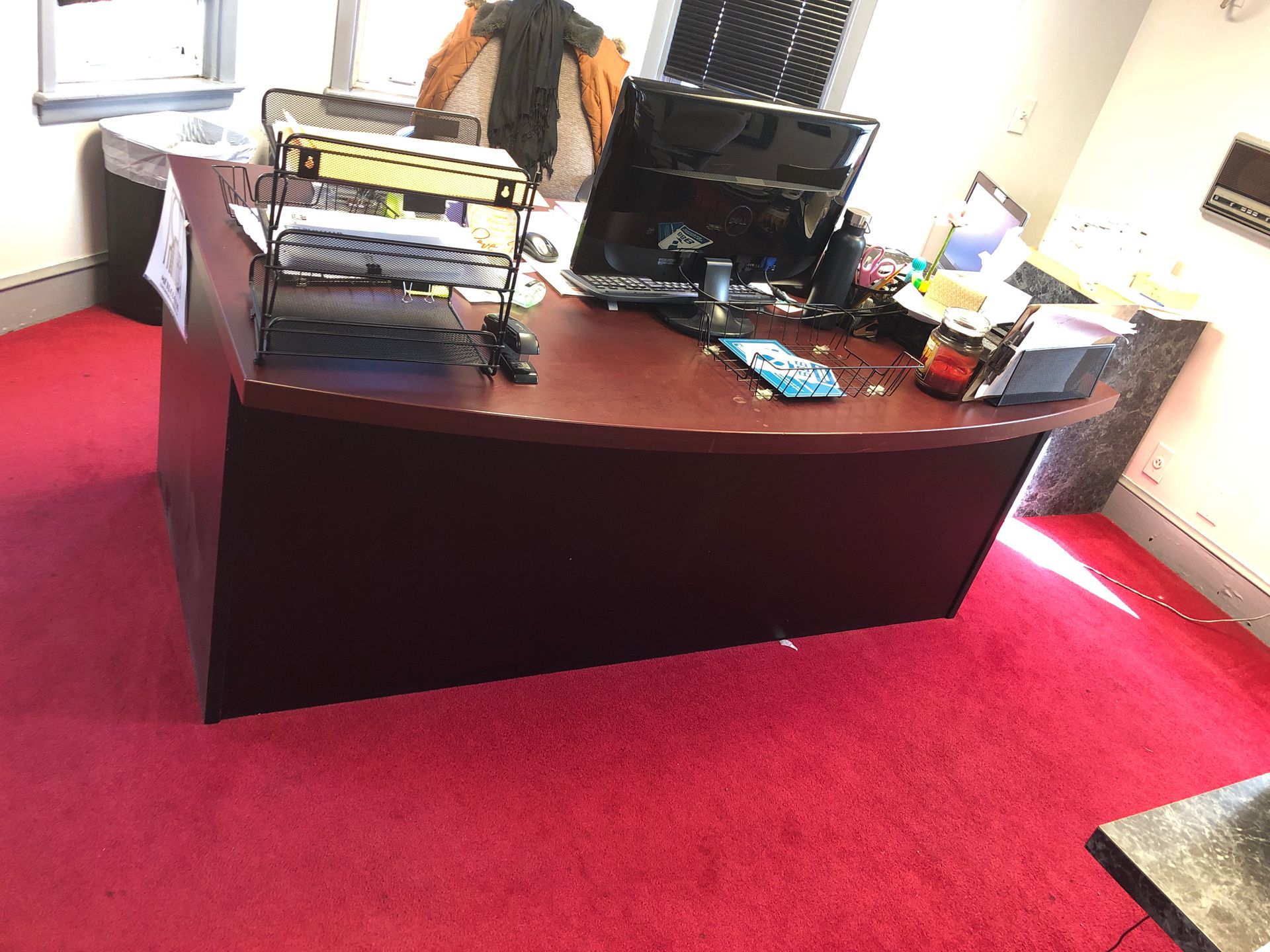 Office desk in good condition