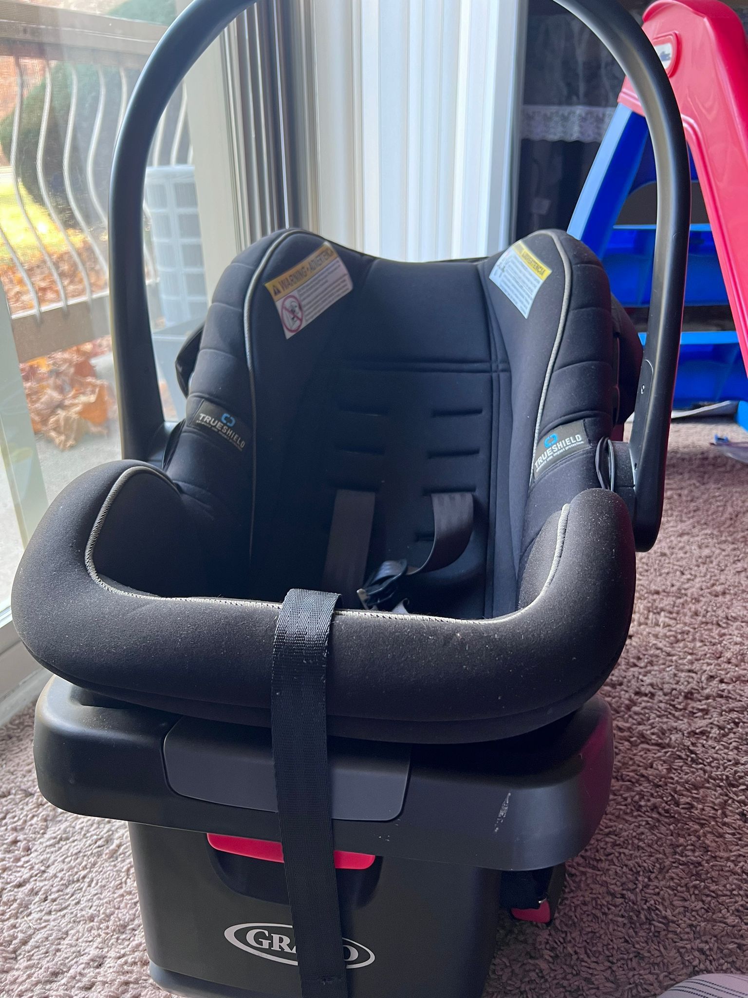  Graco Newborn Car Seat – Like New, Rarely Used