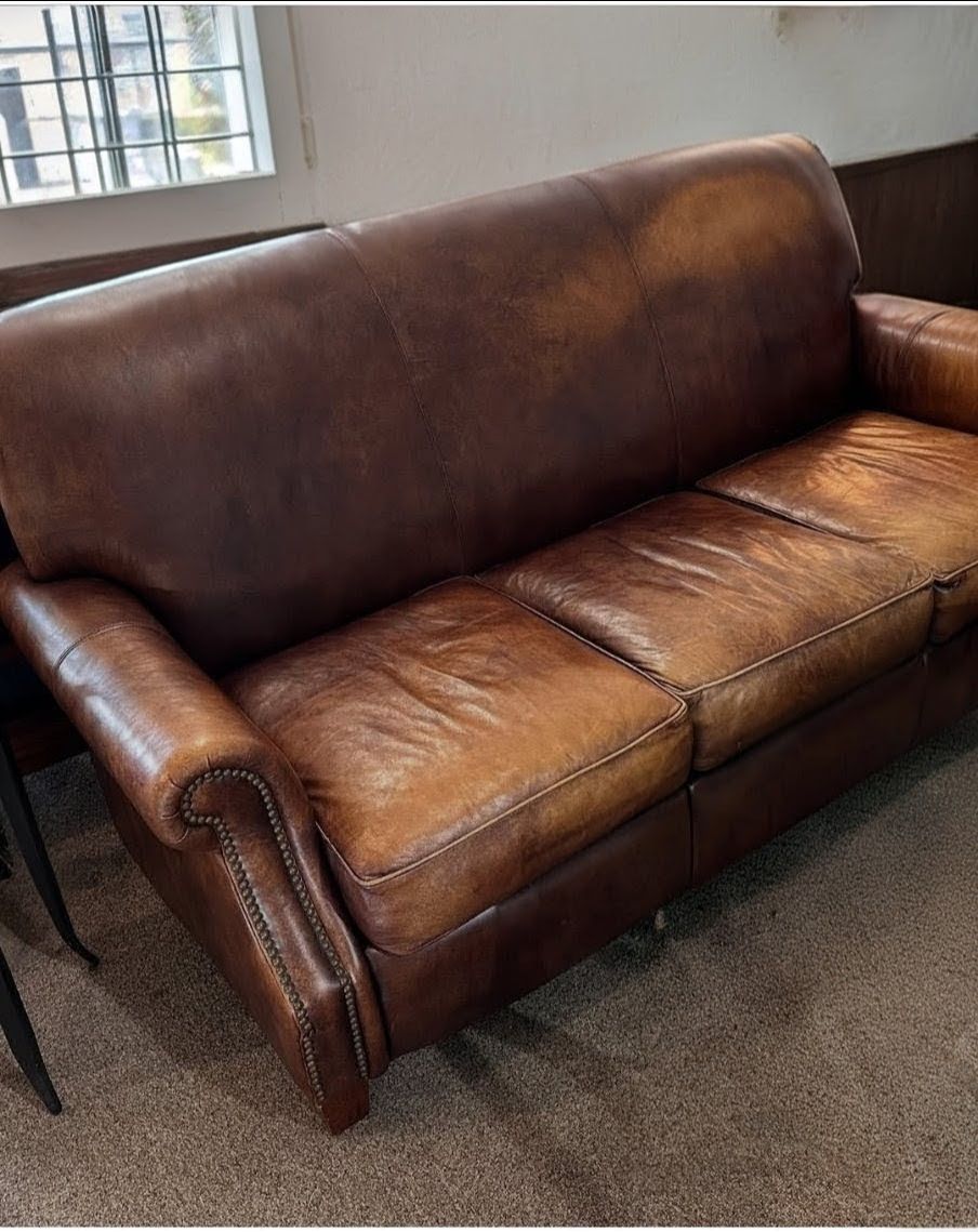 Thomasville Brown
Leather Sofa with Nailhead Trim -Compact for smaller space!