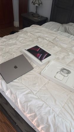 2026 16 Inch MacBook Pro 1000GB Model- A2780