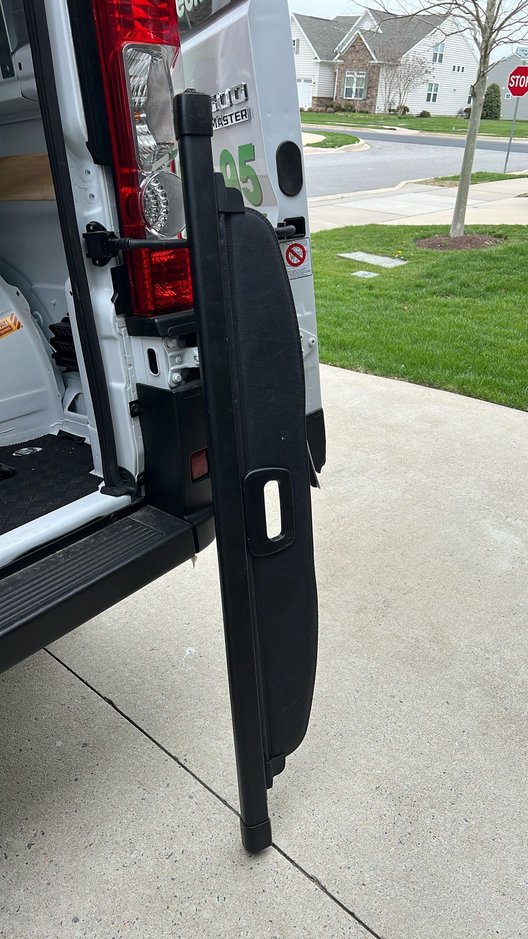 Grand Cherokee Rear Pull Cover 2011-2020