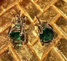Beautiful Earrings 🤩
