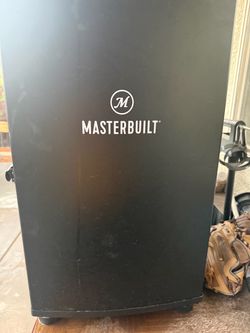 Masterbuilt digital electric smoker,