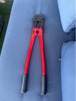 Bolt cutters