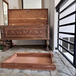 Antique Cedar Chest… Beautiful And Solid