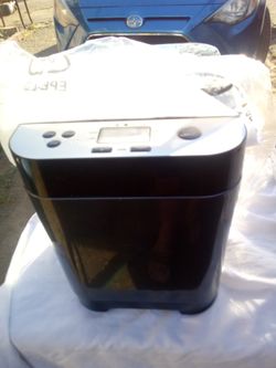 Aroma Bread Maker 
