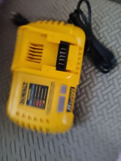 DeWalt fast charger