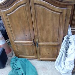 Armoire/MUST GO!!!