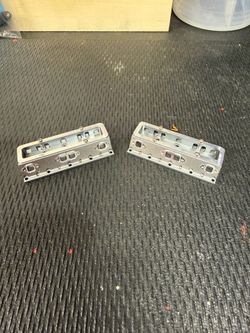 RC4WD Edelbrock Cylinder Heads for V8