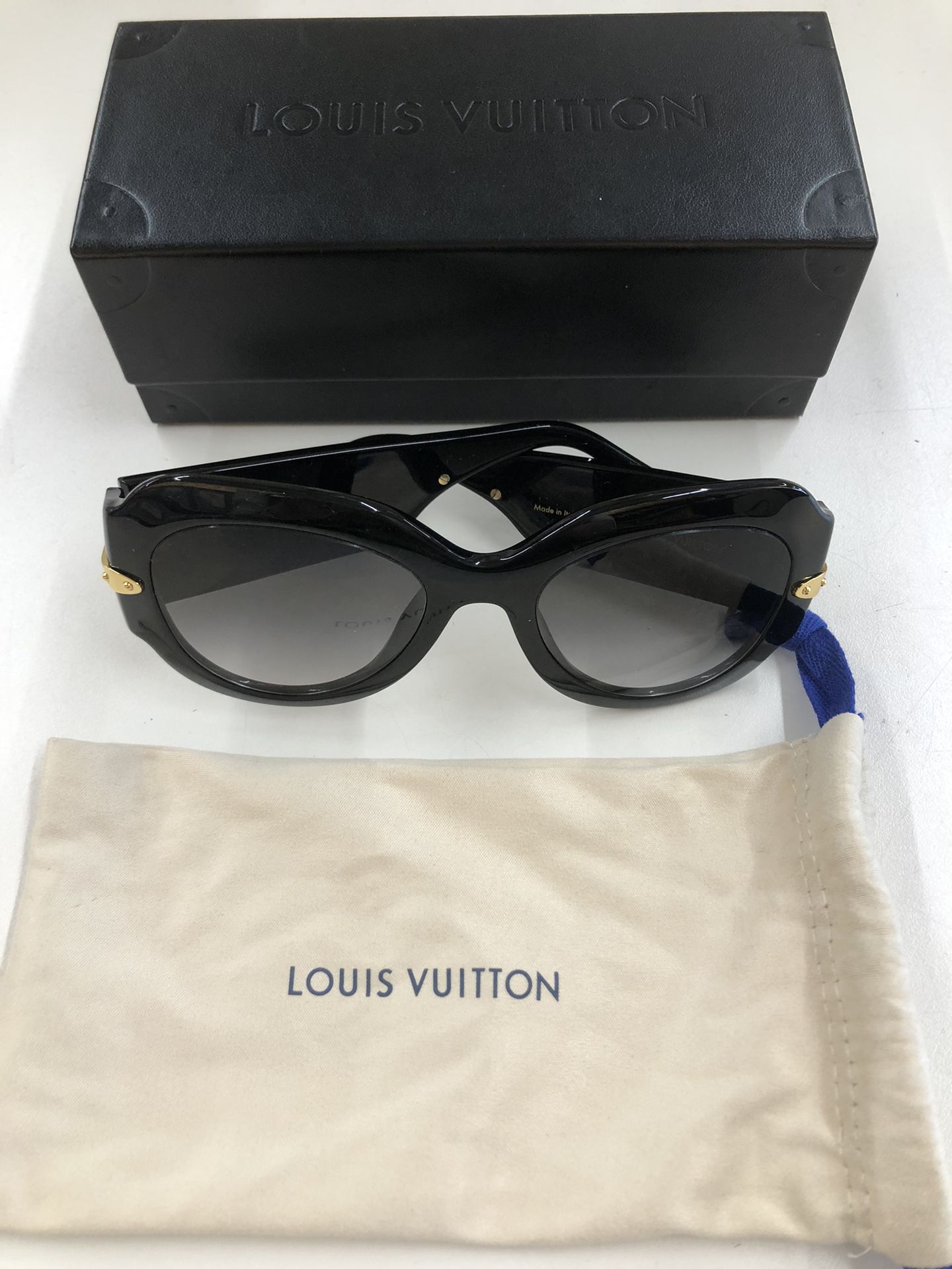 LOUIS VUITTON Sunglasses Z1132E Black