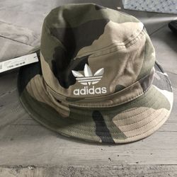 Adidas Bucket Hat 