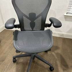 Herman Miller Aeron Remastered Size C fully loaded SL fit in Black  color in outstanding condition