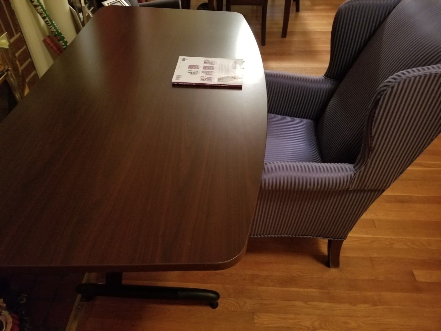 Nice table and chair for office