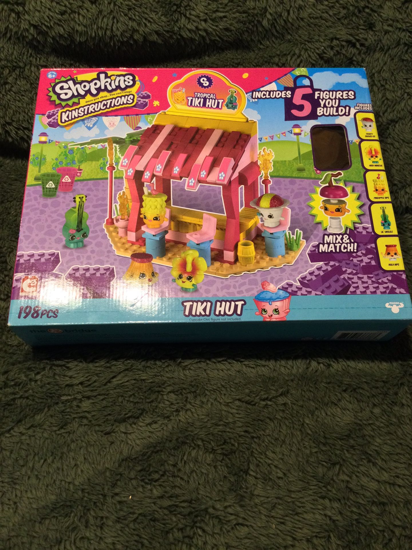 NEW OPEN BOX SHOPKINS TIKI HUT (READ DESCRIPTION)