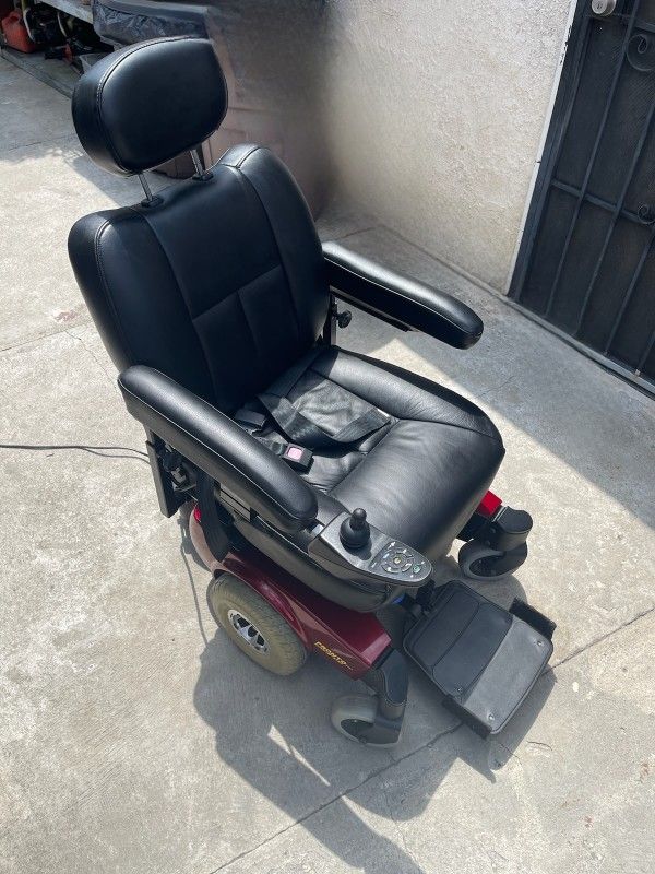 Wheelchair Electric Pronto M61