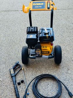DeWalt 3300 PSI Gas Pressure Washer, 2.4 GPM, Residential Gas Power Washer For Homeowners. 25' Hose, 5 Nozzles, Ergonomic Spray Gun.