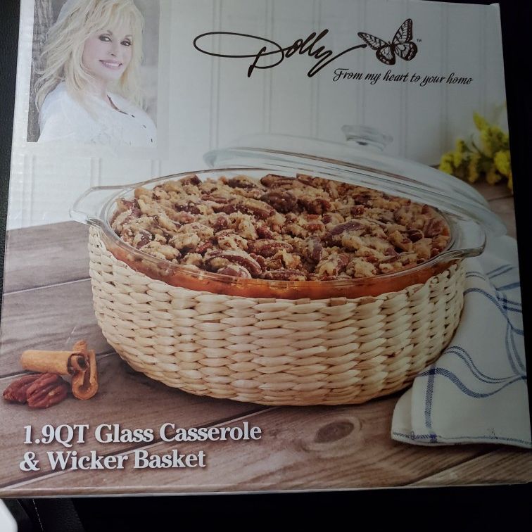 Dolly Parton 1.9-Qt. Glass Casserole with Wicker Basket