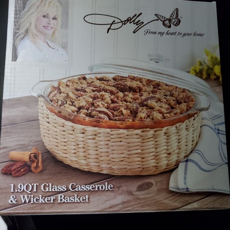 Dolly Parton 1.9-Qt. Covered With Wicker Basket Casserole Dish