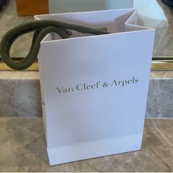 Van Cleef & Arpels empty shopping bag 