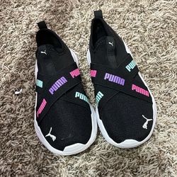 Sz 1 Girl Pumas $25 77067