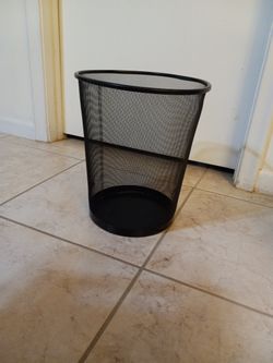 UNIVERSAL  MESH TRASH CAN