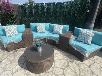 New Patio Furniture/ Assembled/ Round