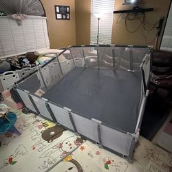 Play PEN 79x71 LIGHTLY USED