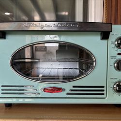 Nostalgia Electrics Microwave