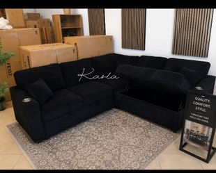 Beautiful 3-Pc Convertible Sectional Sofa With Pullout Bed, USB Port, And Storage (On Display ‼️)