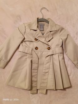 tahari baby girl coat/size 18 months