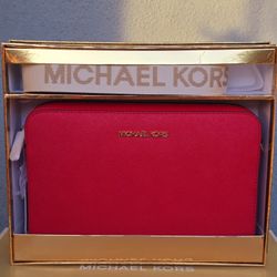 Michael Kors Crossbody In A Gold Gift Box 🎁