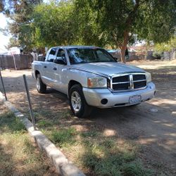 2005 Dodge Dakota