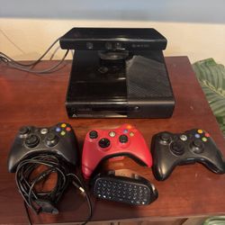 X Box 360 With Three Controllers And Kinect . Working 