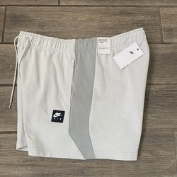 Sz XL men Nike shorts new with tags