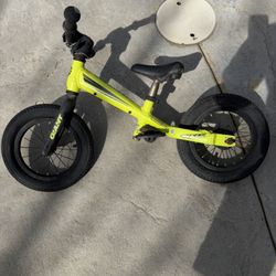 Giant 12" Pre Neon Green Kids Balance Bike