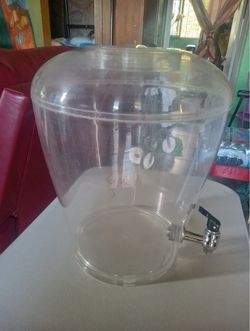 Clear Plastic Beverage Dispenser with Spigot