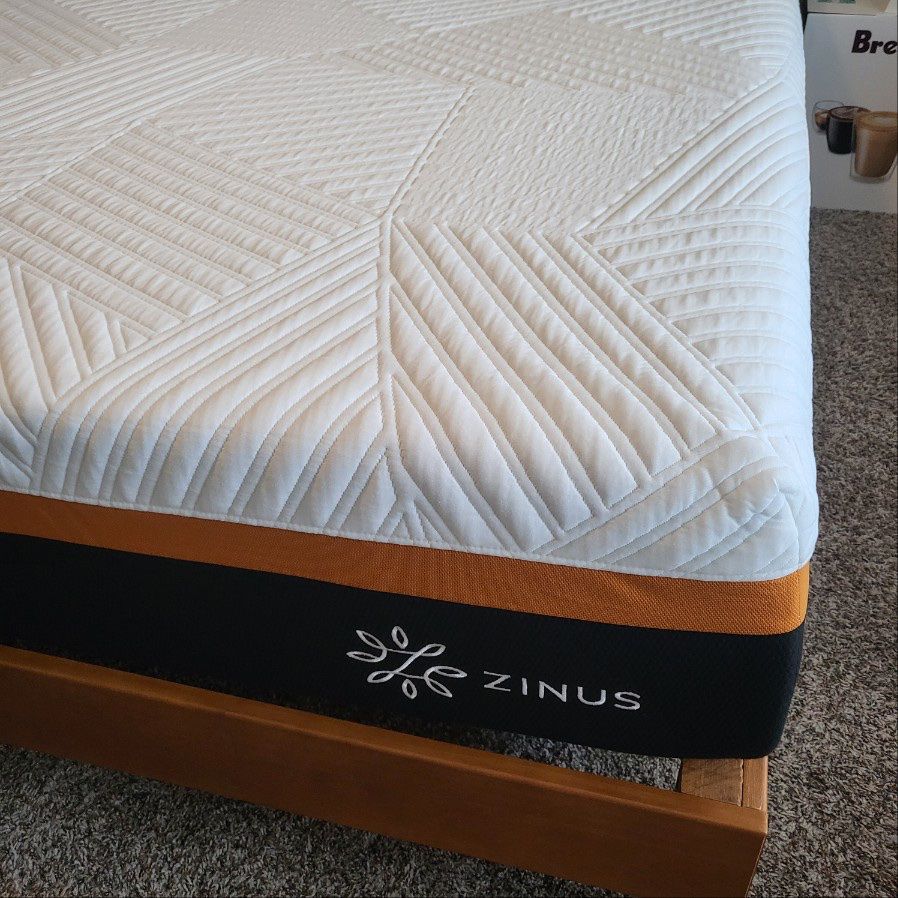 Zinus mattress (king size)
