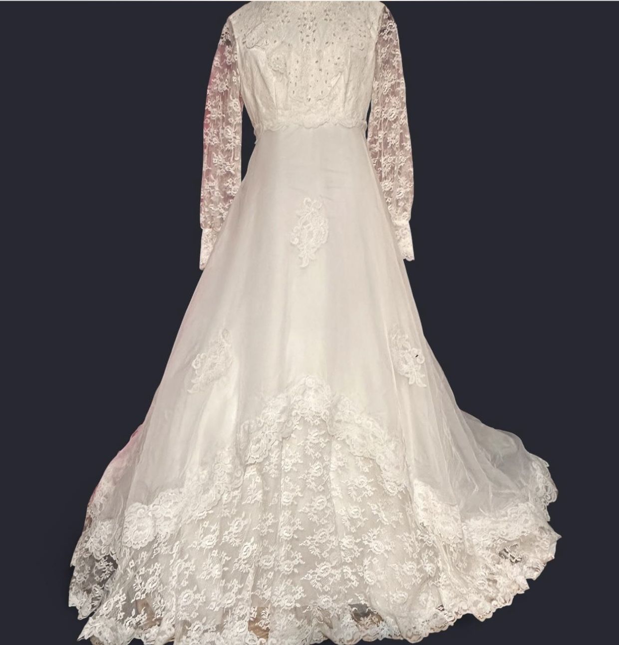1960s Wedding Gown Beautiful Condition 
