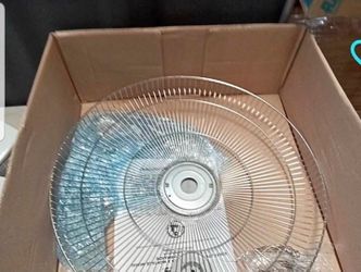 AIR KING Mounted Fan: 18 in Blade Dia, Oscillating, 3 Speeds,