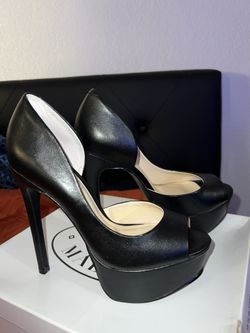 STEVE MADDEN- Dynamic Black Leather Heels size 6.5 