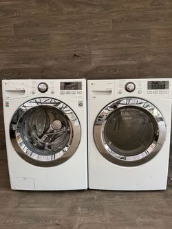 LG washer and dryer gas laundry set