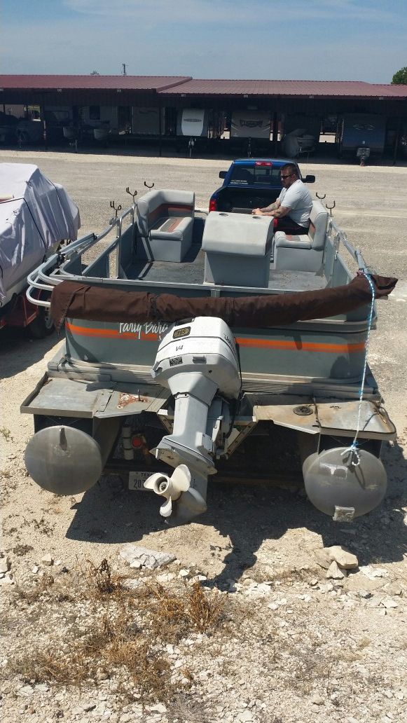 1986 Sun Tracker 24' Party Barge Pontoon Boat
