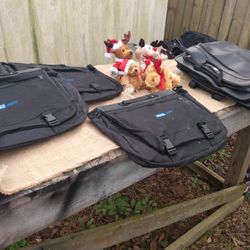 4. 40/42.Com. Carrying Case An 4chirstmas Bears