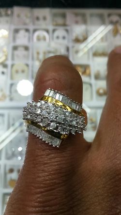 10k gold Diamonds ring 2 ct diamonds 5.1 grams special price please dont offer