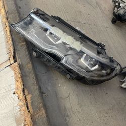 Mercedes headlight left side driver